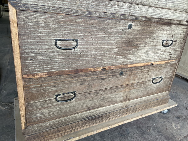 箪笥の虫食い状態