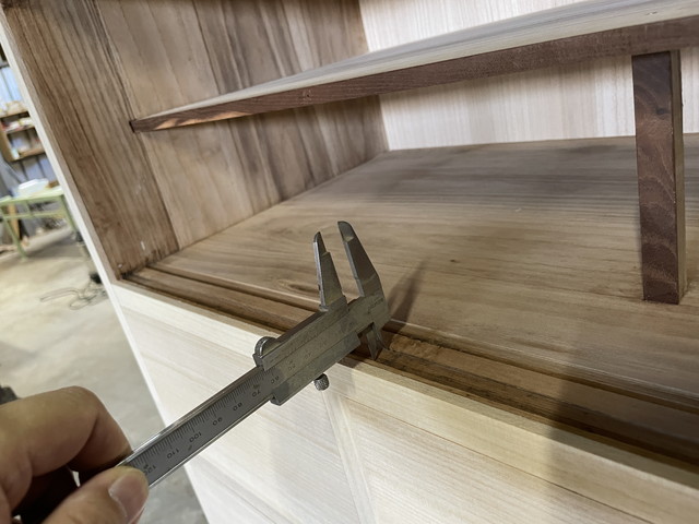 桐箪笥の引き戸を作る