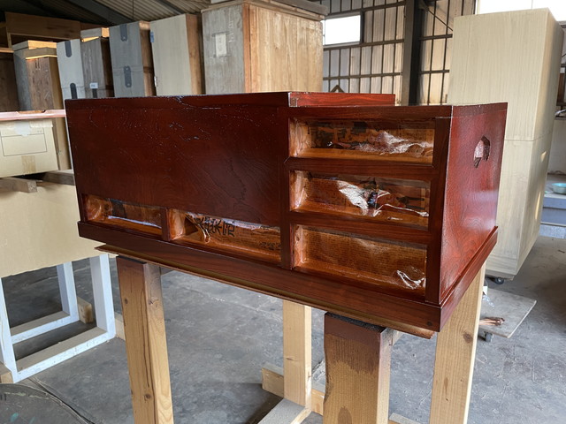 長火鉢をカシューと塗装