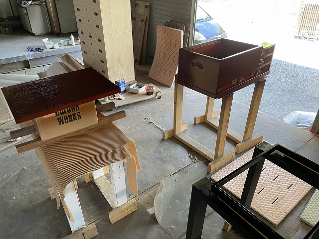 長火鉢をカシューで塗装