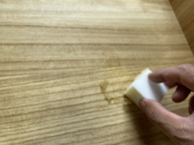 桐板にワックス塗装