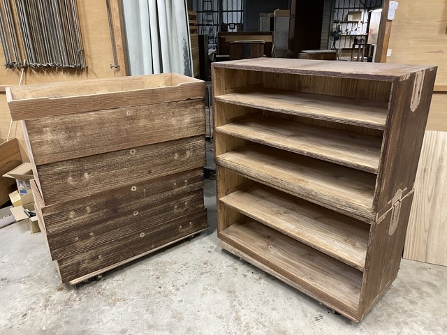 箪笥の金具を外し終わったところ