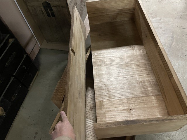 桐箪笥をTVボードにリメイク