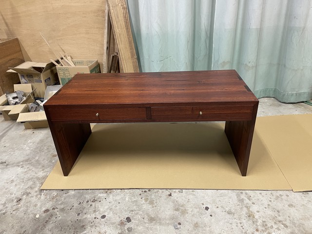 桐箪笥を机にリメイク