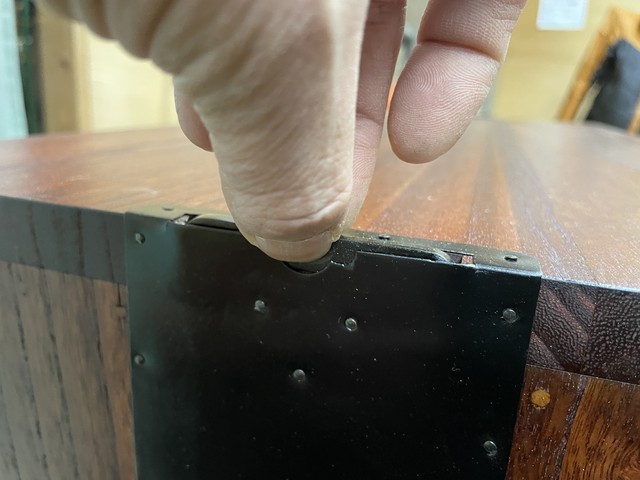 桐箪笥をTVボードにリメイク