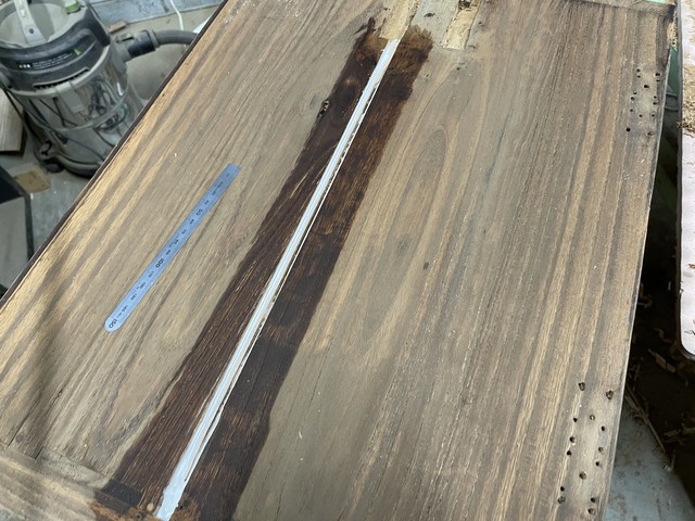 桐箪笥の割れ修理