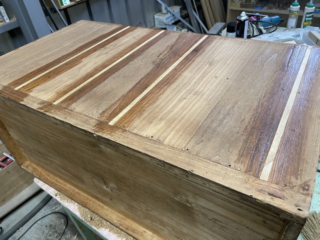 桐箪笥の割れ修理