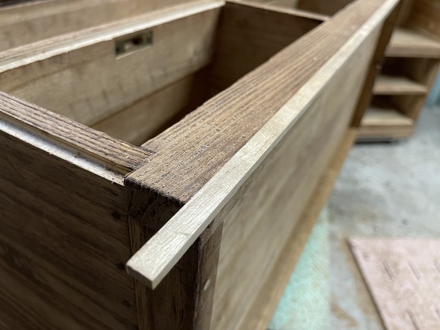 桐箪笥の欠け修理