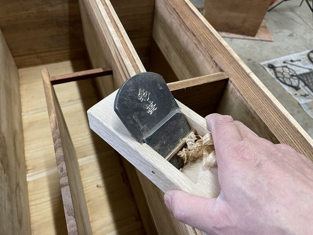 箪笥の欠け修理