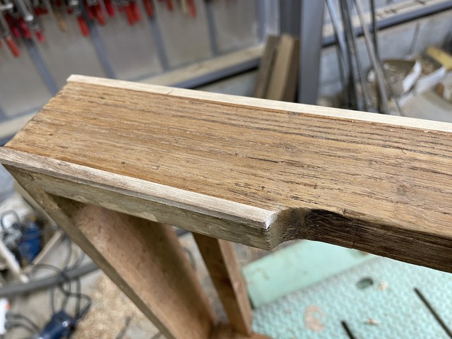 桐箪笥の欠け修理