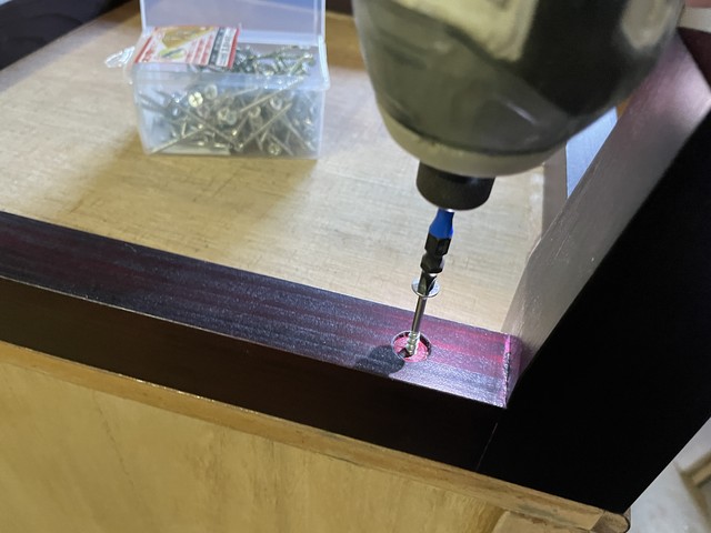 木製脚の取り付け