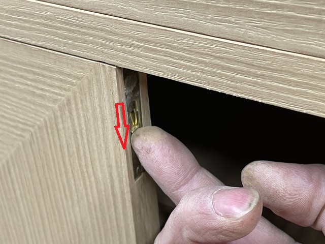 箪笥のアゲサゲ金具