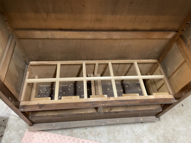 本棚の底部の下地補強