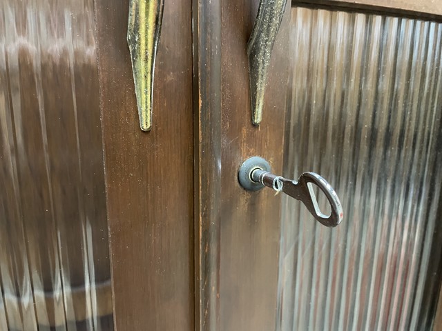本棚の扉の鍵