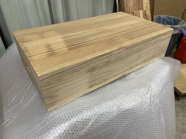 桐箪笥を衣装箱にリメイク