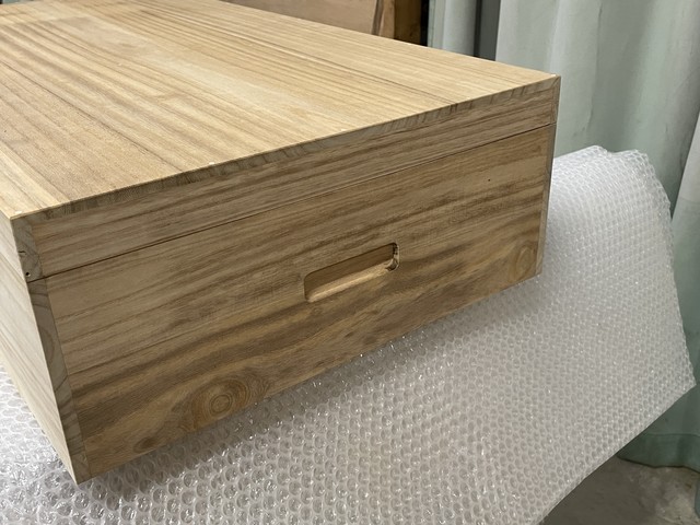 桐箪笥を衣装箱にリメイク
